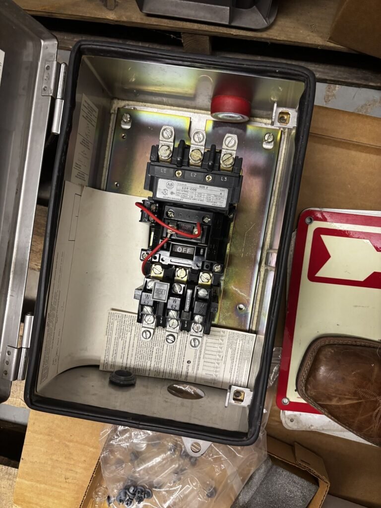 Allen-Bradley Bulletin 509 Size 2 Magnetic Motor Starter — NEMA 4 Enclosure, 45A, 120V Coil