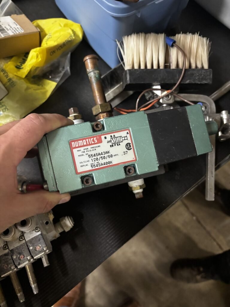Numatics 554SA43AK 4-Way Solenoid Air Valve — 120V 50/60Hz, 150 PSI
