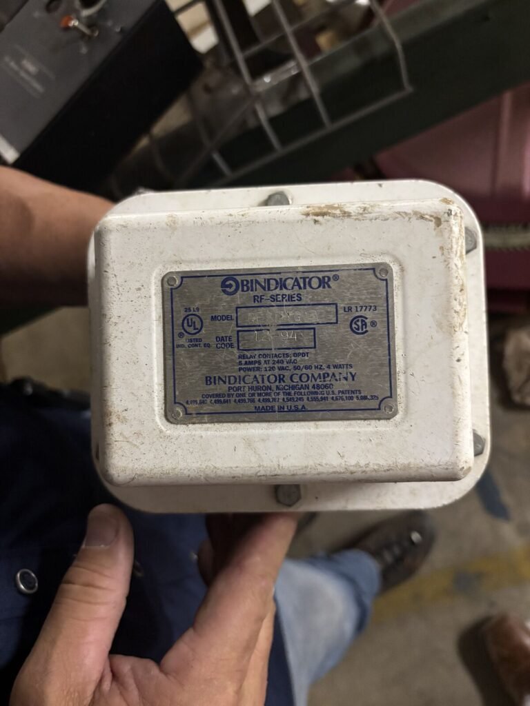 Bindicator RF-Series RF Capacitance Level Switch — 120VAC, DPDT