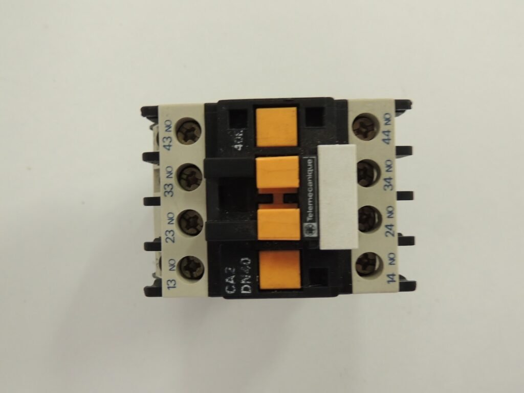 Telemecanique CA2-DN40 Control Relay — 4 N.O., 10A — Pair