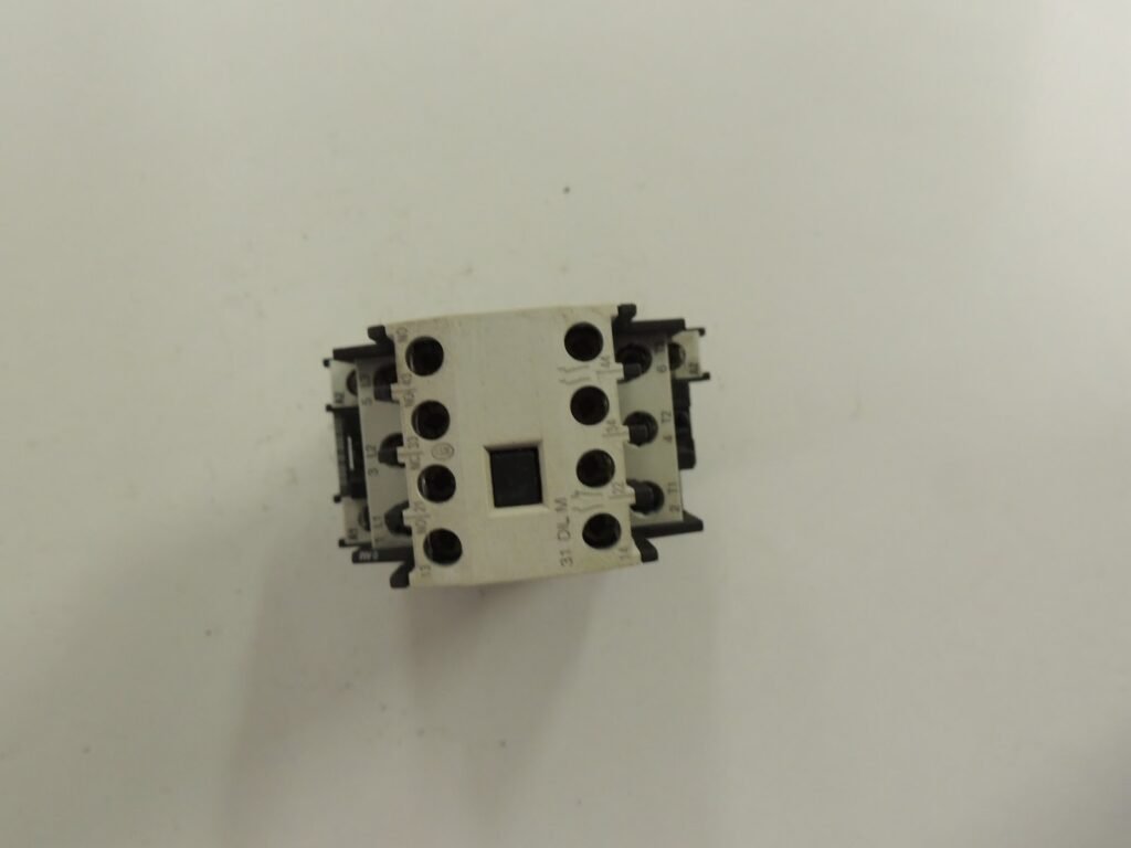Moeller DIL0AM Contactor with 31DILM Auxiliary Block — 3-Pole, 690V