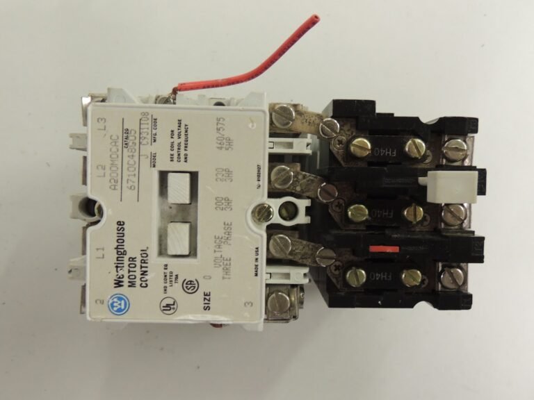 Westinghouse A200M0CAC NEMA Size 0 Motor Starter with Thermal Overload — 3-Pole